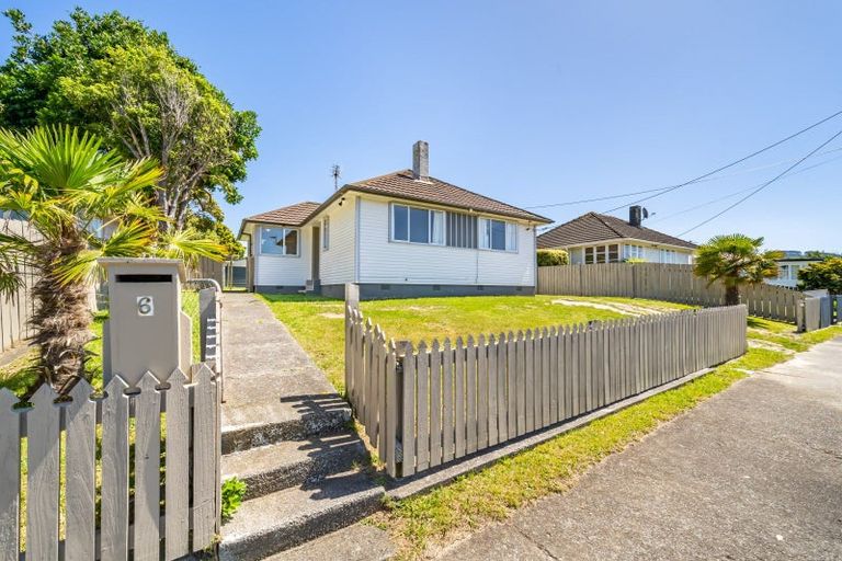 Photo of property in 6 Mexted Crescent, Ranui, Porirua, 5024