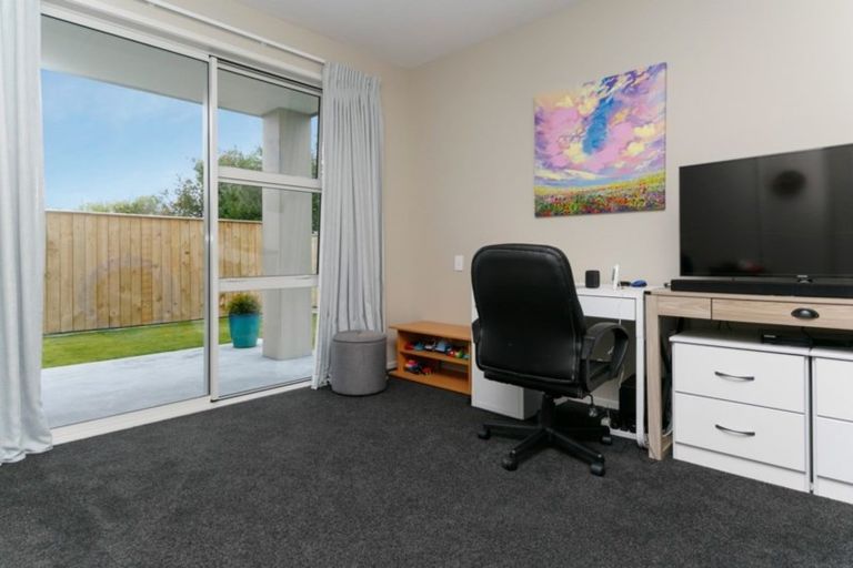 Photo of property in 3b Isobel Street, Acacia Bay, Taupo, 3330