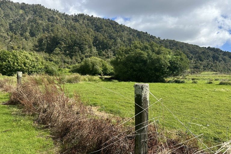 Photo of property in 4248 Harihari Highway, Harihari, 7884