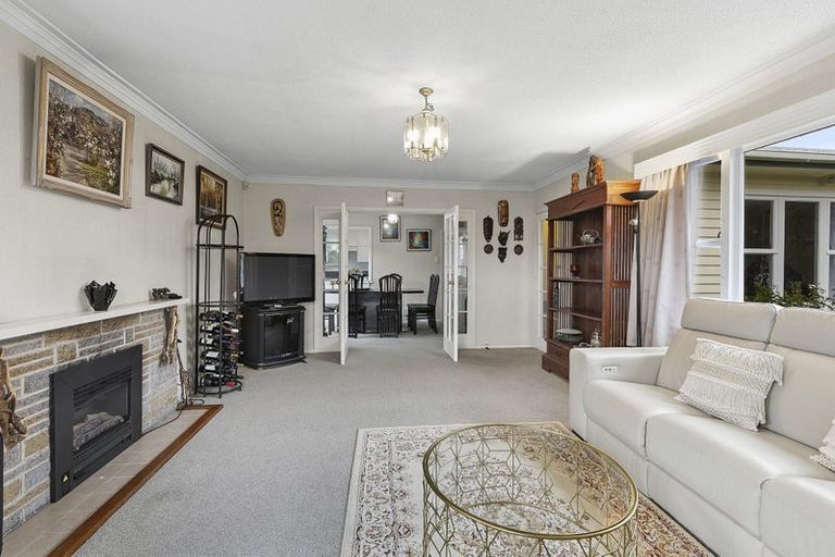 Photo of property in 63 Redwood Avenue, Tawa, Wellington, 5028