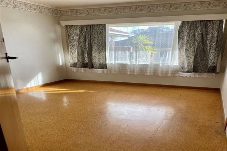 Photo of property in 29 Awaroa Road, Sunnyvale, Auckland, 0612