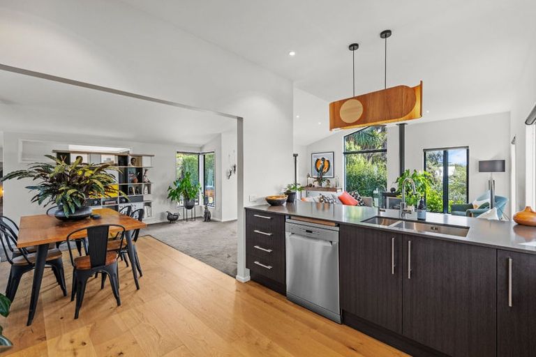 Photo of property in 77 Port Hills Road, Heathcote Valley, Christchurch, 8022