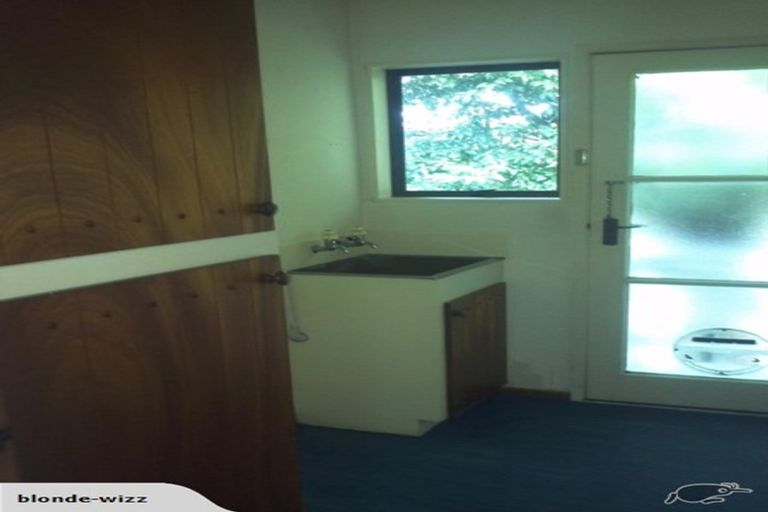 Photo of property in 1/52 West Coast Road, Glen Eden, Auckland, 0602