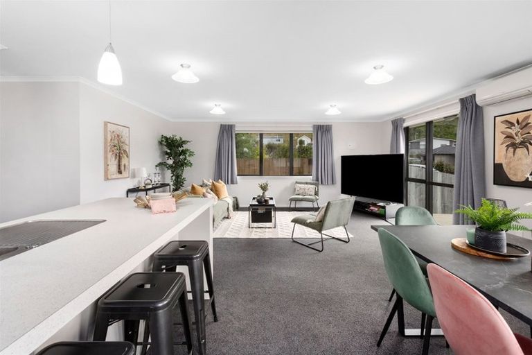 Photo of property in 8 Hull Place, Whitby, Porirua, 5024