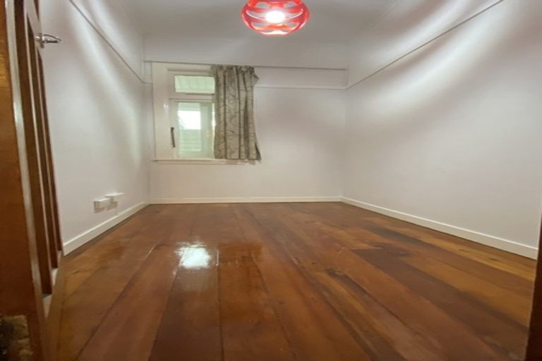 Photo of property in 158 Rongotai Road, Kilbirnie, Wellington, 6022