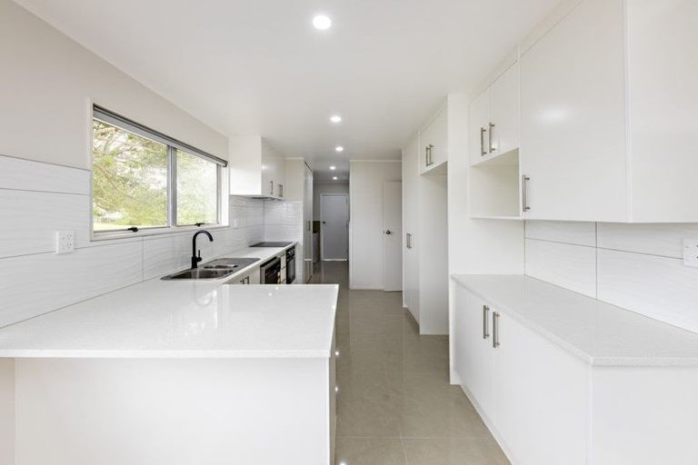 Photo of property in 367 Roscommon Road, Clendon Park, Auckland, 2103