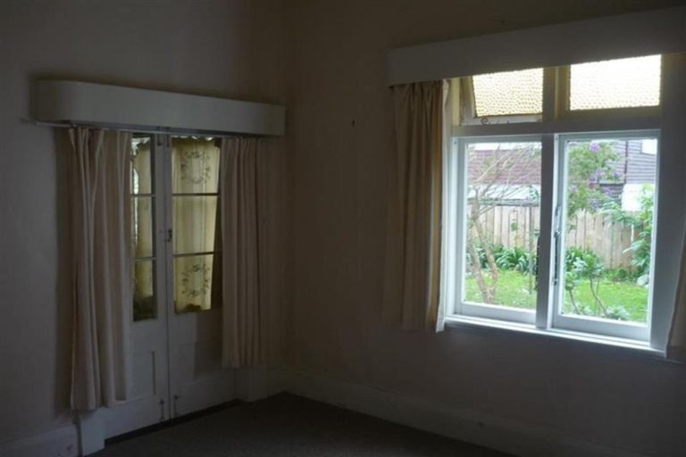 Photo of property in 6 Wakefield Street, Welbourn, New Plymouth, 4310