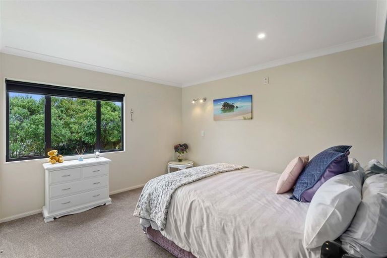 Photo of property in 37 Huia Street, Waikanae, 5036