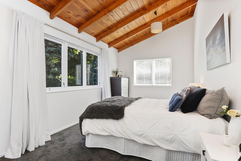 Photo of property in 106 Wood Bay Road, Titirangi, Auckland, 0604