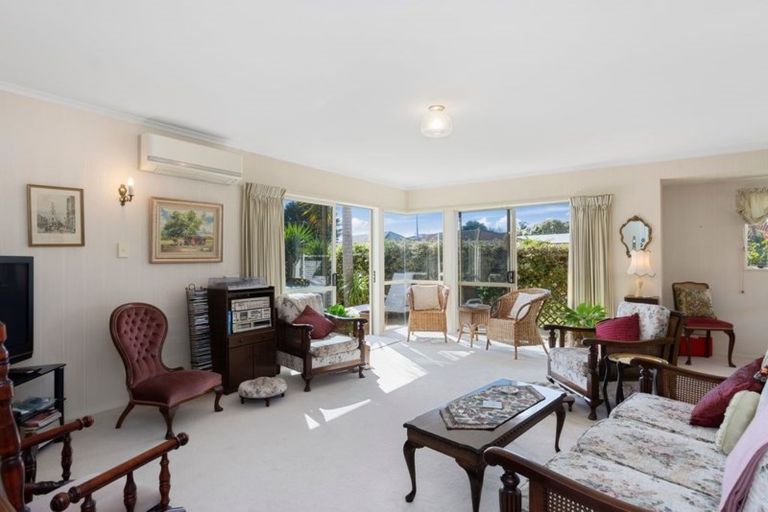 Photo of property in 18 Balmacewen Place, Mount Maunganui, 3116