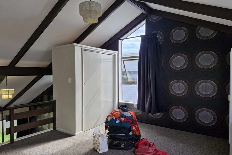 Photo of property in 253 Courtenay Street, Strandon, New Plymouth, 4312