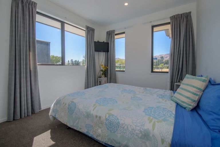 Photo of property in 8 Perriam Place, Mount Pisa, Cromwell, 9383