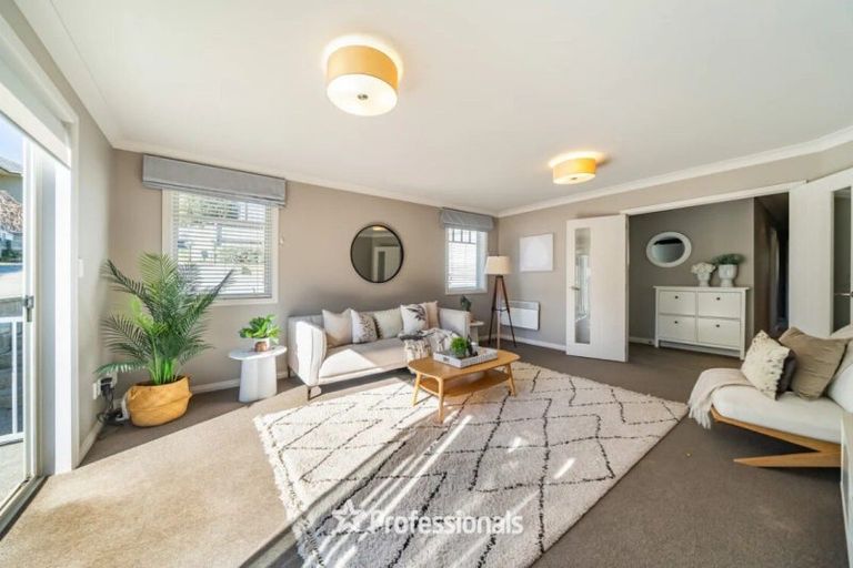 Photo of property in 14 Ronald Scott Grove, Riverstone Terraces, Upper Hutt, 5018
