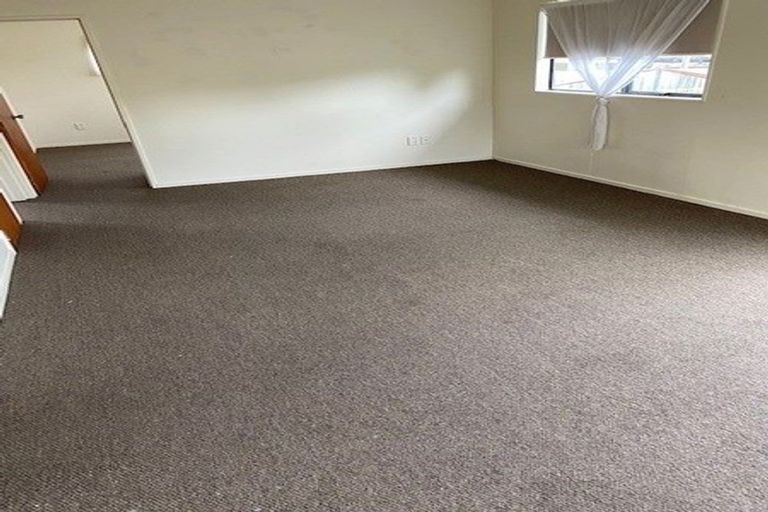 Photo of property in 55 Woodglen Road, Glen Eden, Auckland, 0602