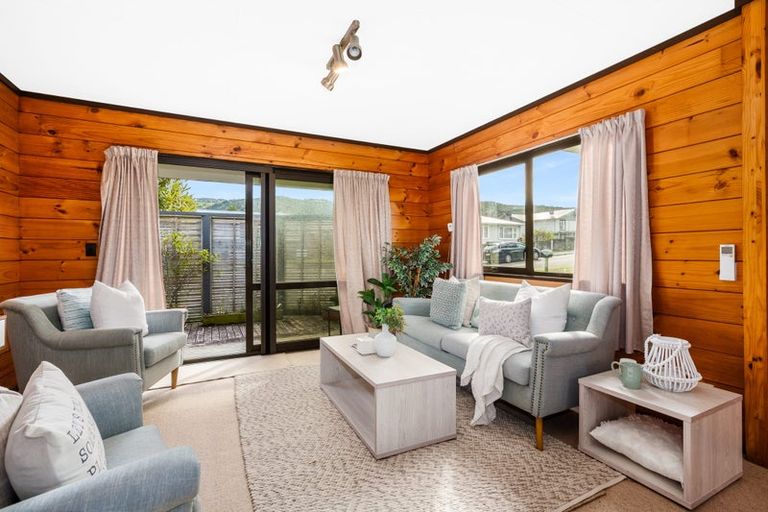 Photo of property in 2 Te Arawi Street, Takapuwahia, Porirua, 5022