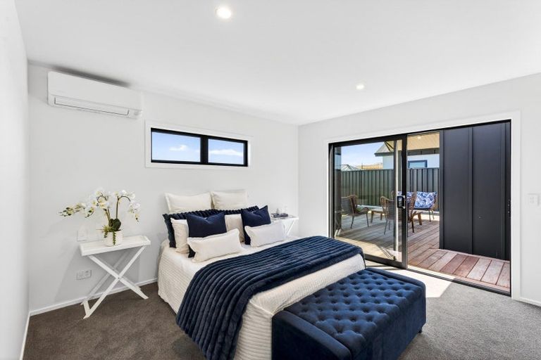 Photo of property in 14 Annie Aranui Drive, Poraiti, 4182