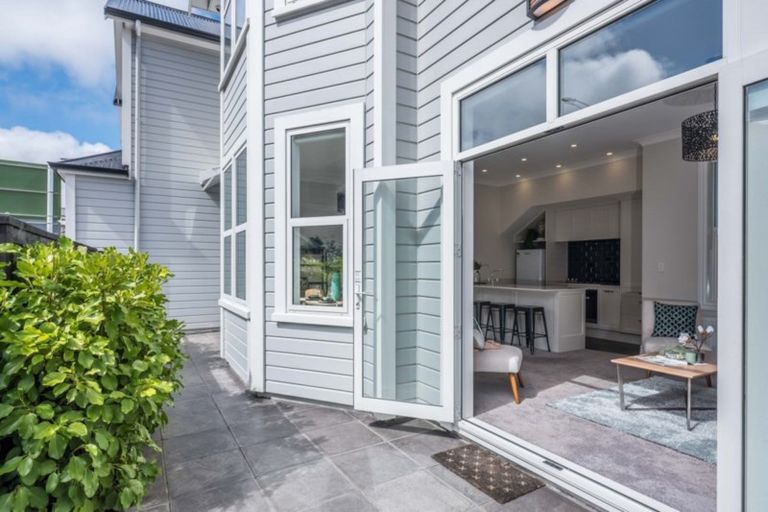 Photo of property in 51 Tinakori Road, Thorndon, Wellington, 6011