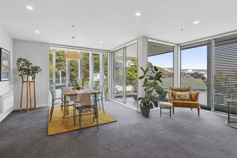 Photo of property in Alto Apartments, 2a/22 Telford Terrace, Oriental Bay, Wellington, 6011
