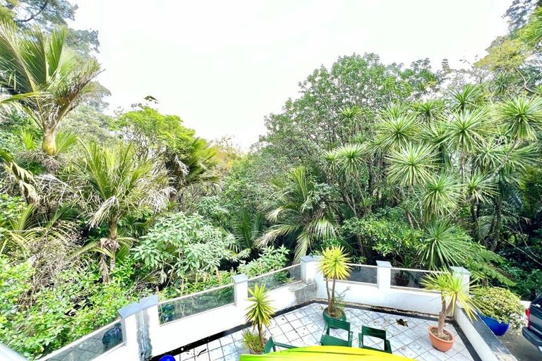 Photo of property in 14 Titirangi Beach Road, Titirangi, Auckland, 0604