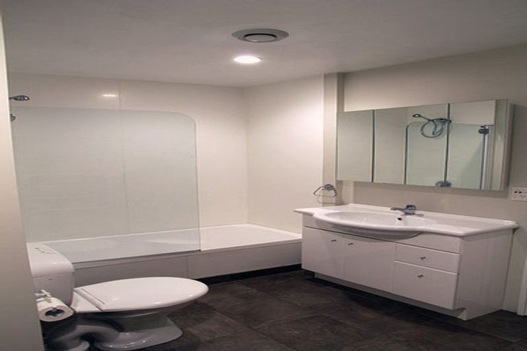 Photo of property in Courtenay Apartments, 304/120 Courtenay Place, Te Aro, Wellington, 6011