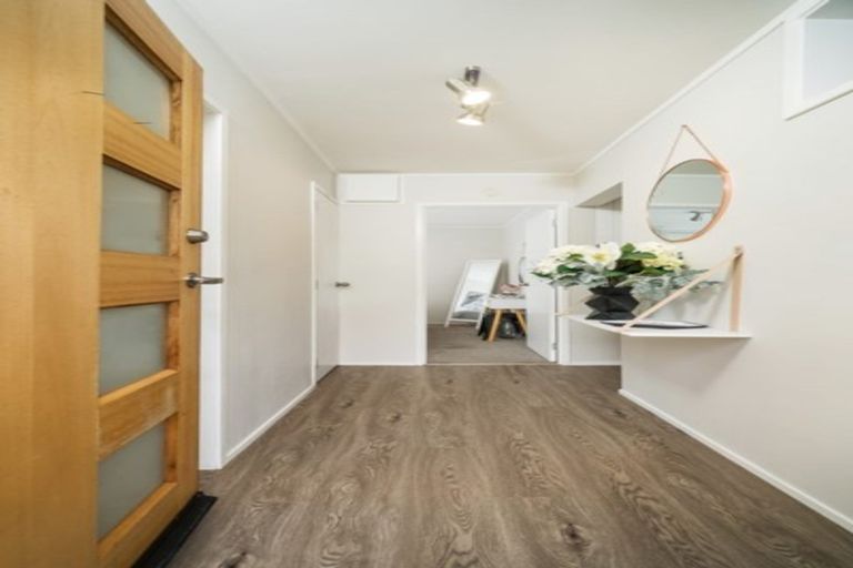 Photo of property in 1/50 Stapleford Crescent, Browns Bay, Auckland, 0630