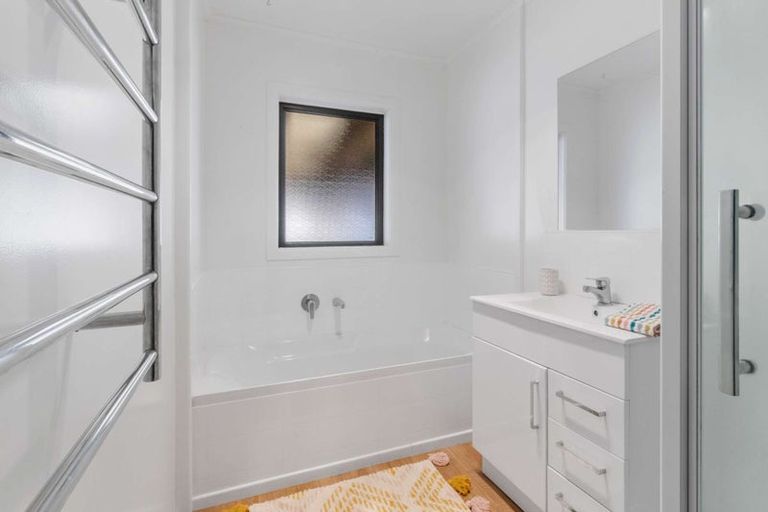 Photo of property in 11 Iles Road, Lynmore, Rotorua, 3010