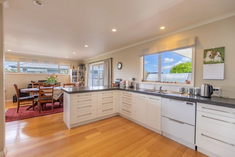 Photo of property in 86 Belgrove Drive, Waipukurau, 4200