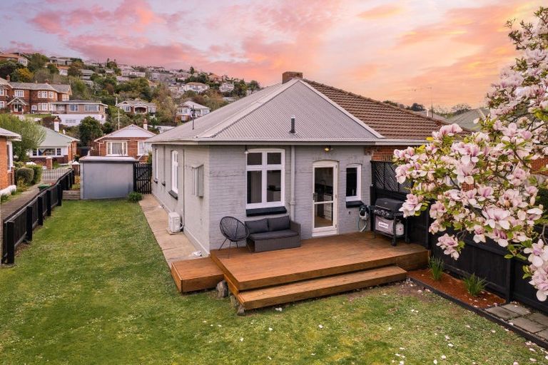 Photo of property in 127 Fitzroy Street, Forbury, Dunedin, 9012