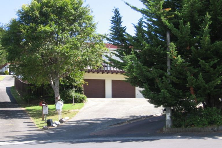 Photo of property in 17 Naviti Place, Browns Bay, Auckland, 0630