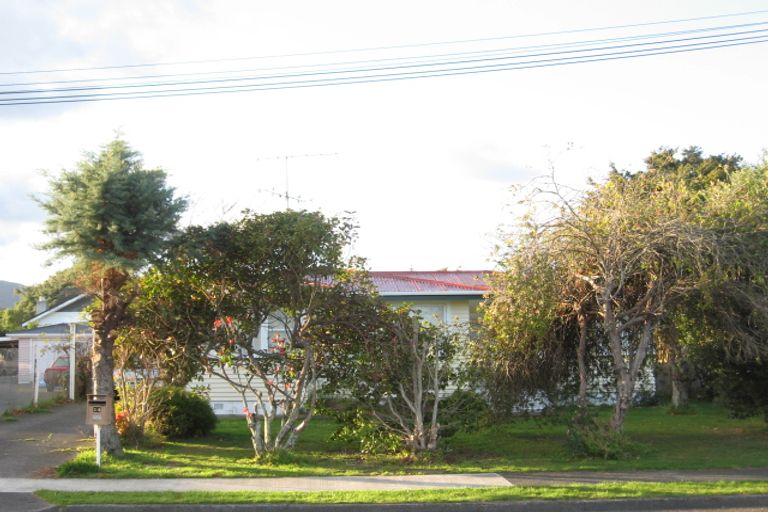 Photo of property in 14 Dittmer Street, Otaki, 5512