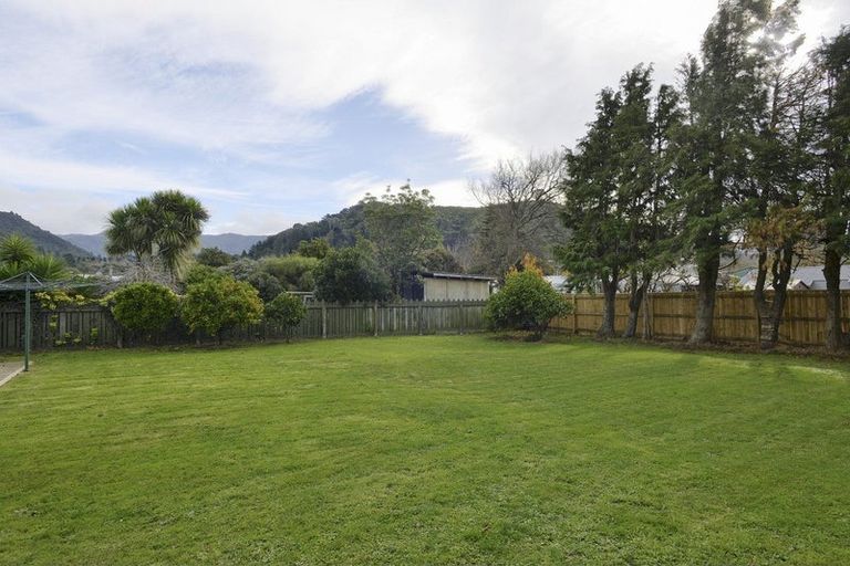 Photo of property in 37 Brandon Street, Featherston, 5710