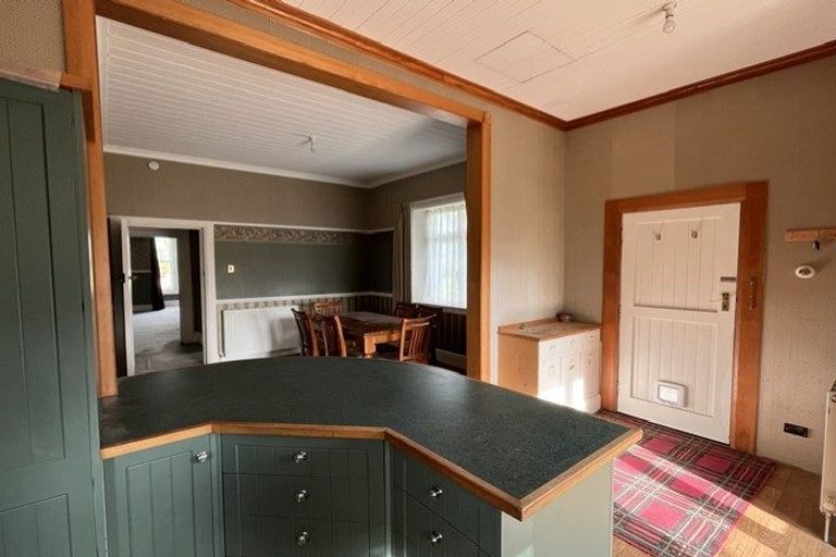 Photo of property in 215 Bridge Street, Bulls, 4818