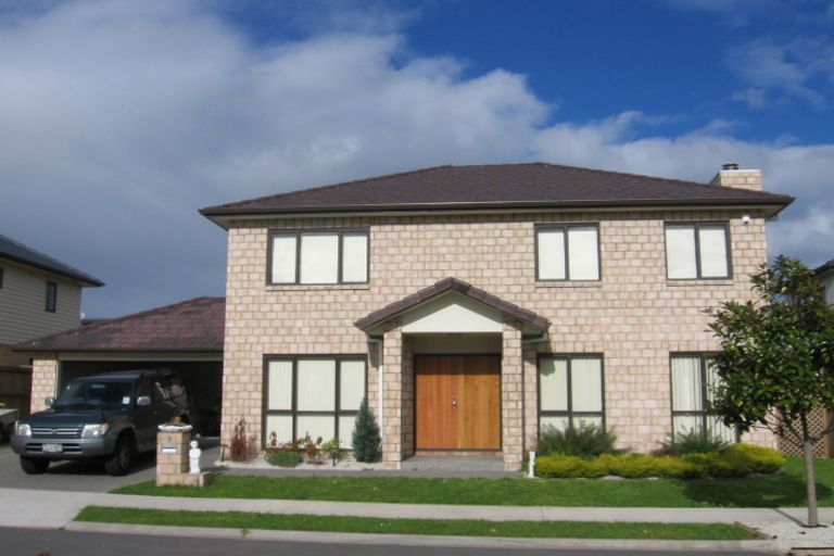 Photo of property in 9 Bridgefield Crescent, Flat Bush, Auckland, 2016