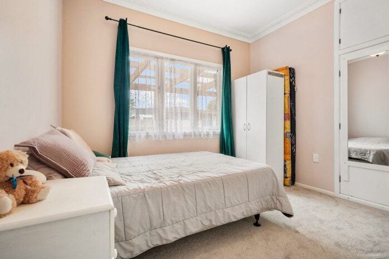 Photo of property in 11 Owens Road, Waiuku, 2123