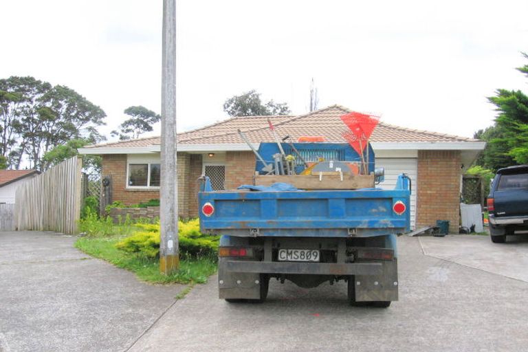 Photo of property in 28 Meynell Court, Glen Eden, Auckland, 0602