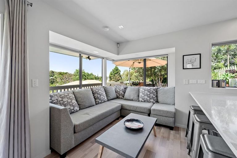 Photo of property in 8 Emlyn Place, Torbay, Auckland, 0630