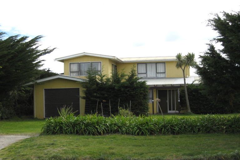 Photo of property in 51 Manga-pirau Street, Waikawa Beach, Manakau, 5573