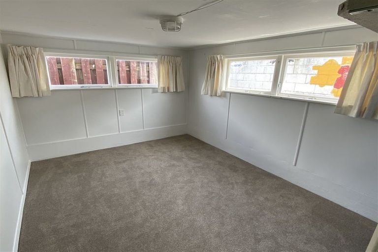Photo of property in 42 Pitama Road, Awapuni, Palmerston North, 4412