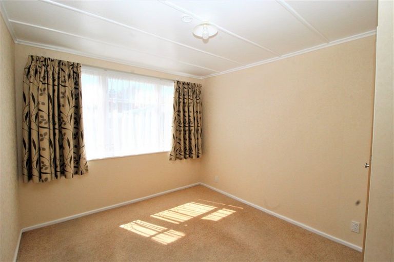 Photo of property in 15 Gladstone Street, Woodville, 4920