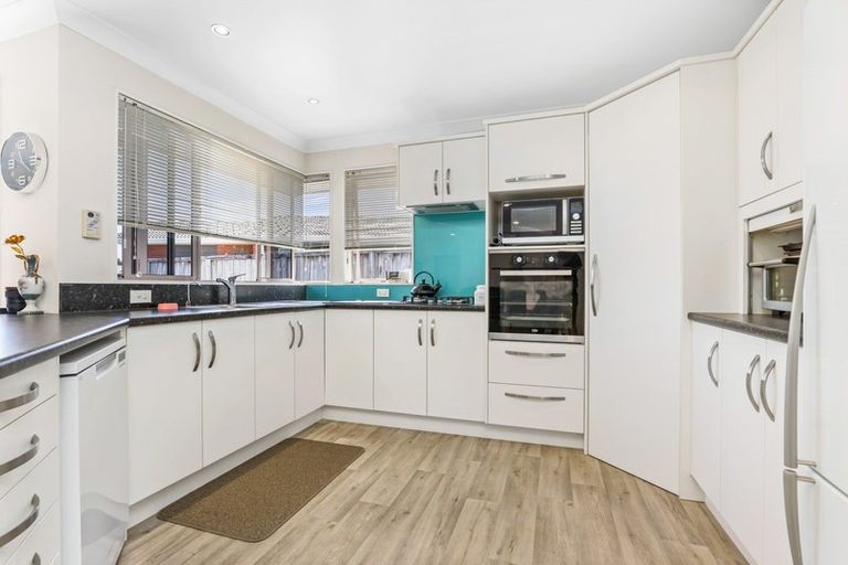 Photo of property in 33 Hastings Place, Hamilton Lake, Hamilton, 3204