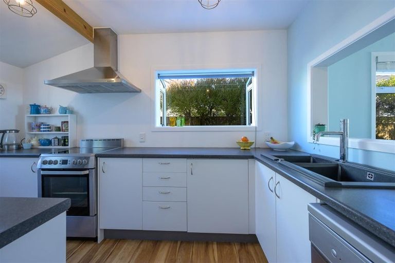 Photo of property in 14 Martin Street, Monaco, Nelson, 7011