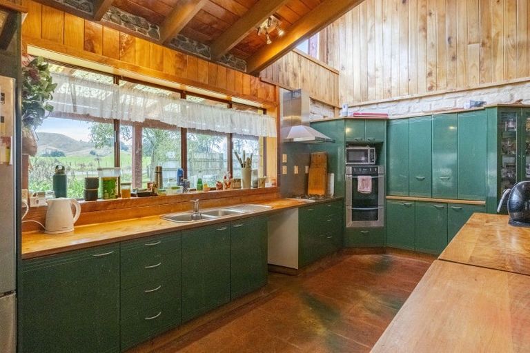 Photo of property in 872 Pourerere Road, Omakere, Waipawa, 4271