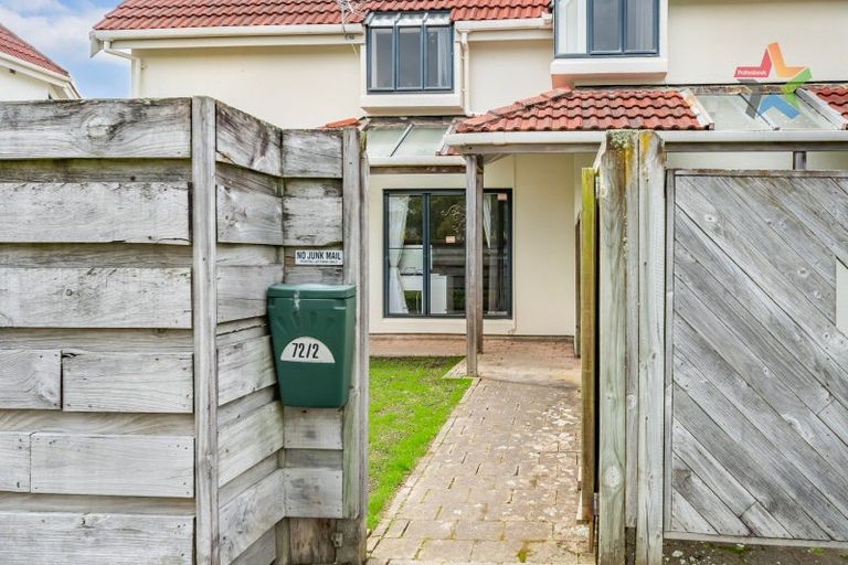 Photo of property in 2/74 Waiwhetu Road, Waiwhetu, Lower Hutt, 5010