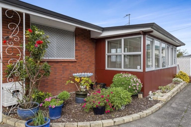 Photo of property in 4a Price Street, Westown, New Plymouth, 4310