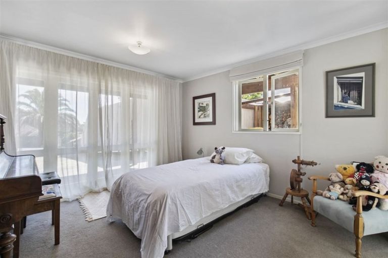 Photo of property in 19 Zion Road, Birkenhead, Auckland, 0626