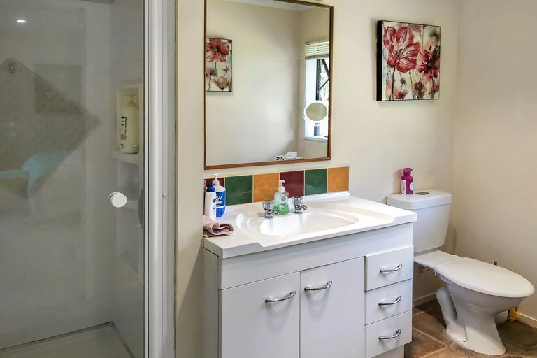 Photo of property in 125b Waimate North Road, Kerikeri, 0293