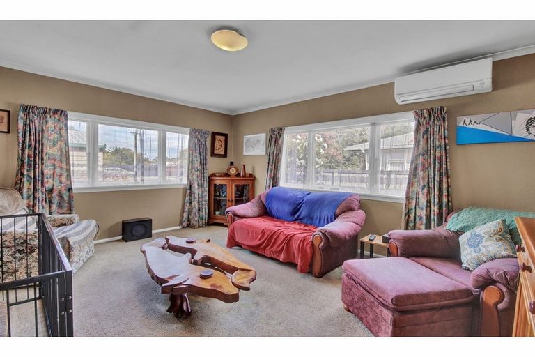 Photo of property in 14 Woodend Road, Woodend, 7610