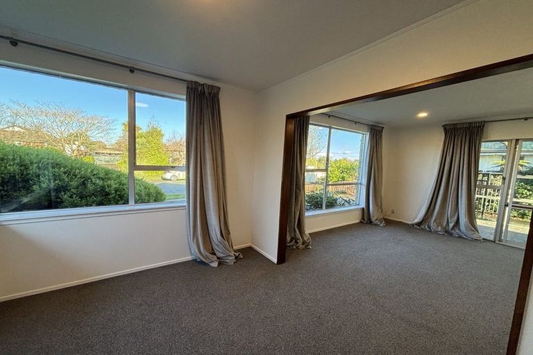 Photo of property in 62 Warren Crescent, Hillmorton, Christchurch, 8025