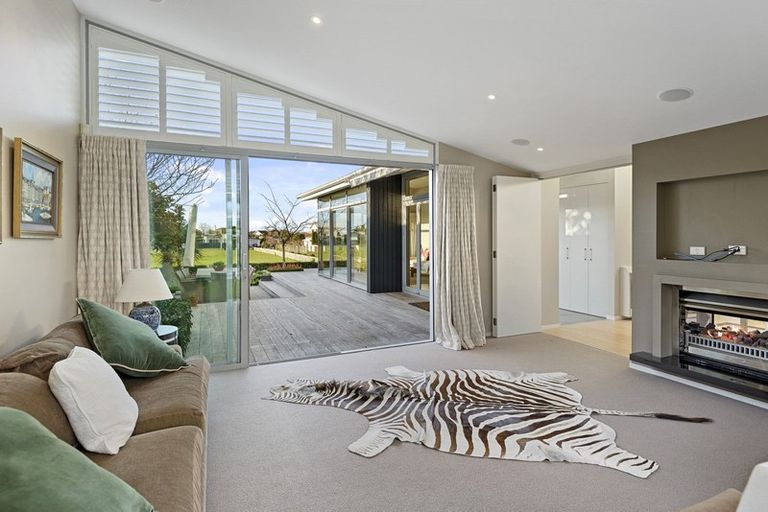 Photo of property in 27 Main Road, Redcliffs, Christchurch, 8081