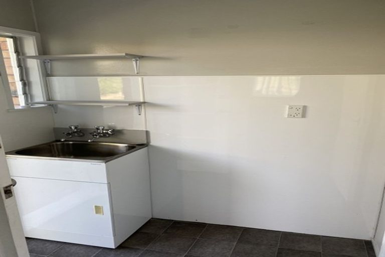 Photo of property in 18 Diana Drive, Glenfield, Auckland, 0627